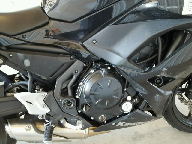 JKAEXEJ17HDA00455 - 2017 KAWASAKI EX650 J შავი ფოტო 7