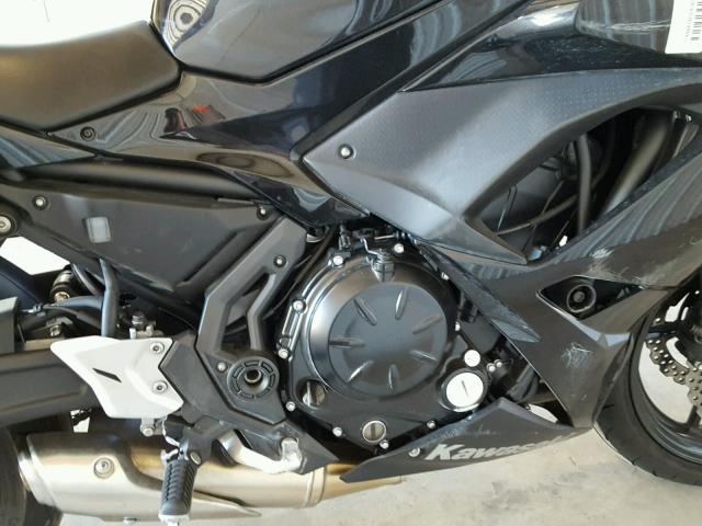 JKAEXEJ17HDA00455 - 2017 KAWASAKI EX650 J BLACK photo 7