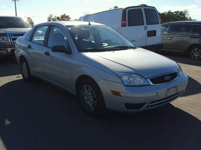 1FAHP34N97W351315 - 2007 FORD FOCUS ZX4 SILVER photo 1