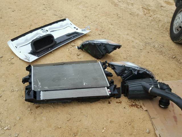 3C6TRVBG4HE521050 - 2017 RAM PROMASTER WHITE photo 9