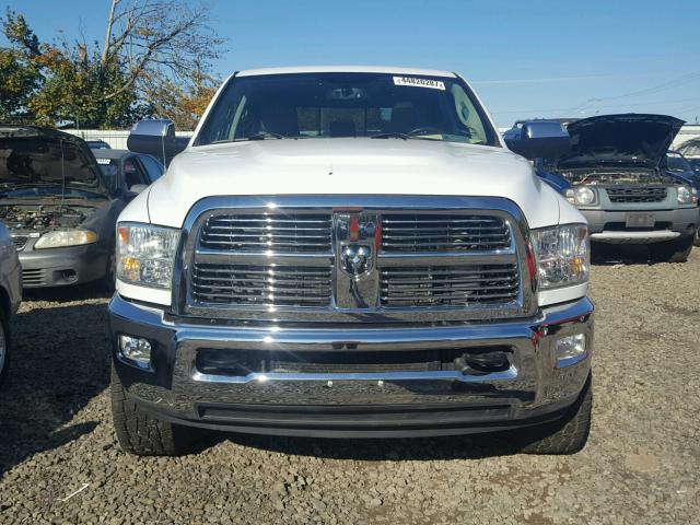 3D7UT2CL4AG145541 - 2010 DODGE RAM 2500 WHITE photo 9