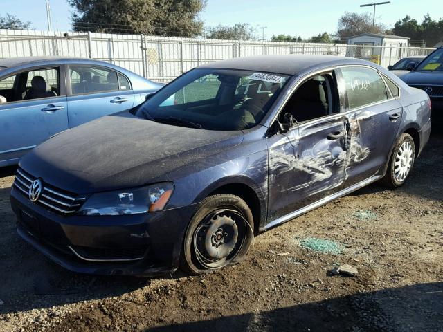 1VWAP7A38DC041091 - 2013 VOLKSWAGEN PASSAT S أزرق صورة 2