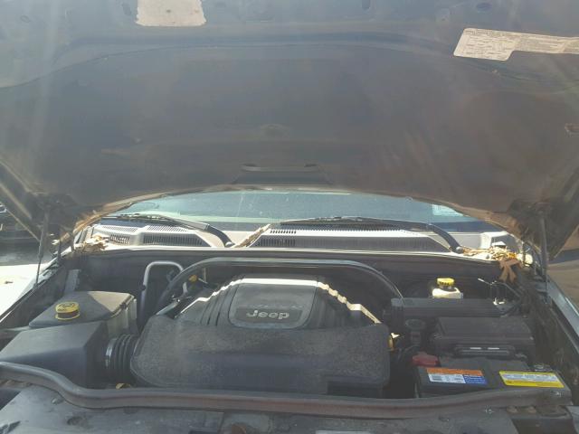 1J8HG582X6C365626 - 2006 JEEP COMMANDER BLUE photo 7