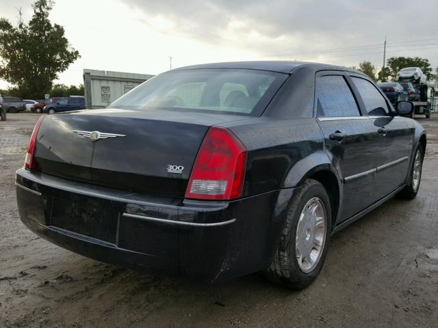 2C3KA53G36H518074 - 2006 CHRYSLER 300 TOURIN BLACK photo 4