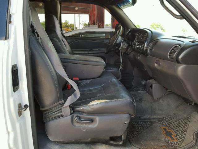 1B7KC23Z21J589330 - 2001 DODGE RAM 2500 WHITE photo 5