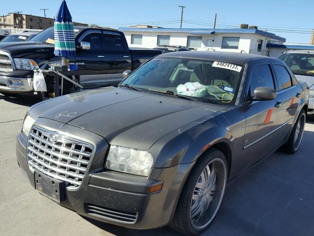 2C3LA43R28H129686 - 2008 CHRYSLER 300 LX GRAY photo 2