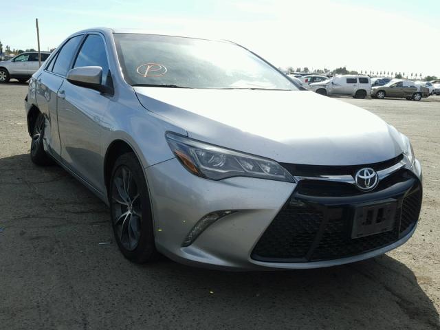 4T1BK1FK5FU562698 - 2015 TOYOTA CAMRY XSE SILVER photo 1