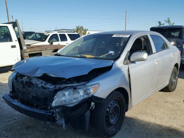 1NXBU4EE3AZ370096 - 2010 TOYOTA COROLLA BA SILVER photo 2