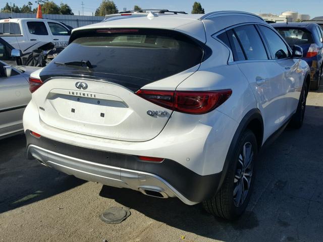 SJKCH5CR2HA029127 - 2017 INFINITI QX30 BASE WHITE photo 4