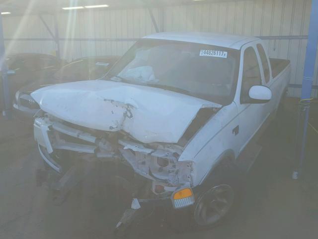 2FTRX18W7YCA04827 - 2000 FORD F150 WHITE photo 2