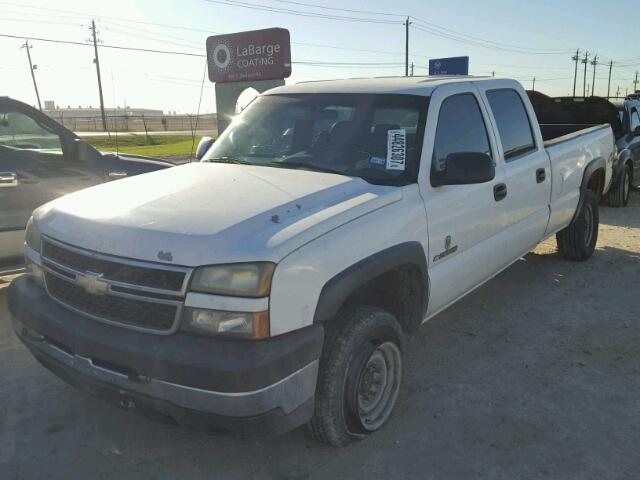 1GCHK23U86F264516 - 2006 CHEVROLET SILVERADO WHITE photo 2