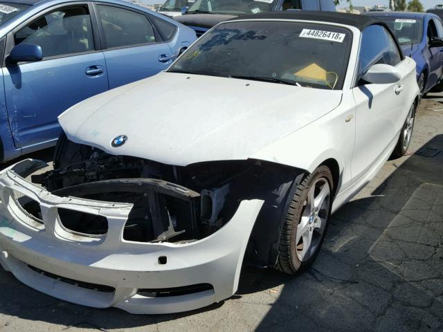 WBAUN93578VF55444 - 2008 BMW 135 I WHITE photo 2