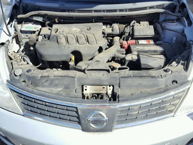 3N1BC13E48L386372 - 2008 NISSAN VERSA S SILVER photo 7