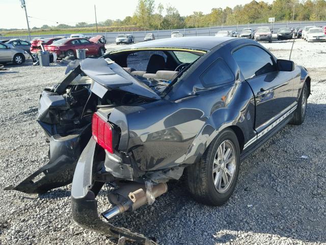 1ZVHT80N085122633 - 2008 FORD MUSTANG GRAY photo 4