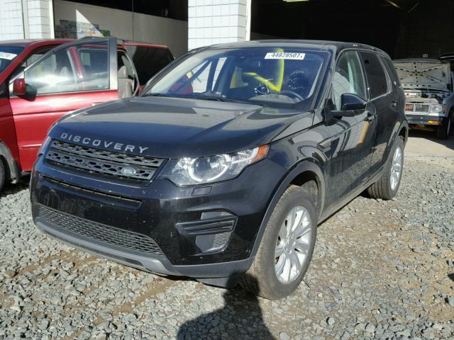 SALCP2BG6HH671919 - 2017 LAND ROVER DISCOVERY BLACK photo 2