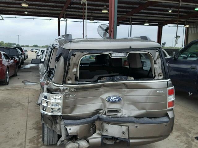 2FMGK5CC8CBD20385 - 2012 FORD FLEX SEL Մոխրագույն լուսանկար 9