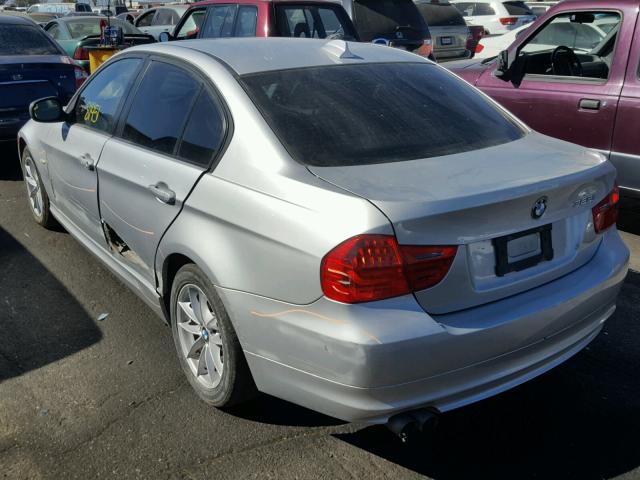 WBAPH5C50AA440417 - 2010 BMW 328 I SULE SILVER photo 3