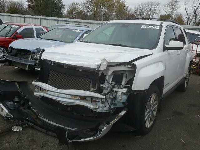 2CTFLGEY8A6335318 - 2010 GMC TERRAIN WHITE photo 2