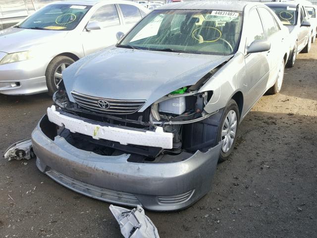 4T1BE30K65U952252 - 2005 TOYOTA CAMRY LE SILVER photo 2