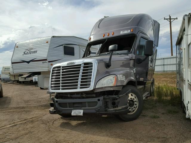 3AKJGLD51FSGA8152 - 2015 FREIGHTLINER CASCADIA 1 BROWN photo 2