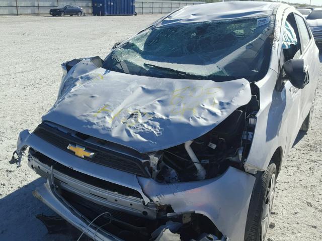 KL8CB6SA5HC800487 - 2017 CHEVROLET SPARK LS SILVER photo 9