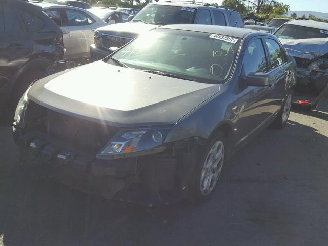 3FAHP0HAXAR237646 - 2010 FORD FUSION SE GRAY photo 2