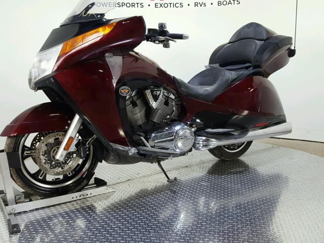 5VPSW36N3B3005952 - 2011 VICTORY MOTORCYCLES VISION TOU BURGUNDY photo 4