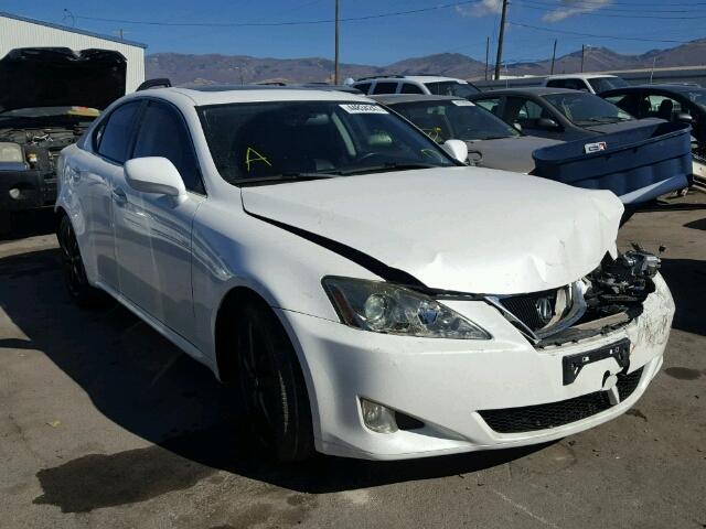 JTHBE262672008518 - 2007 LEXUS IS 350 WHITE photo 1