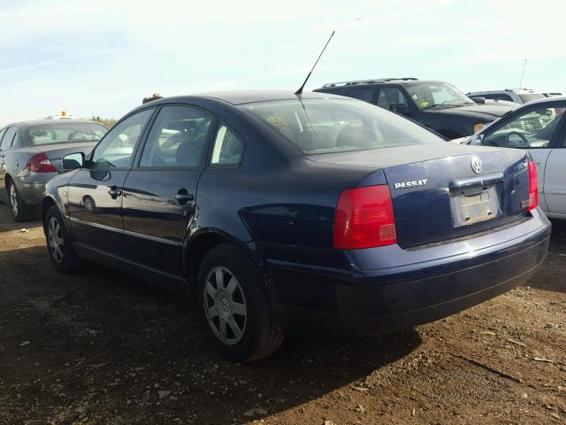 WVWMD23B0YP355896 - 2000 VOLKSWAGEN PASSAT GLS BLUE photo 3