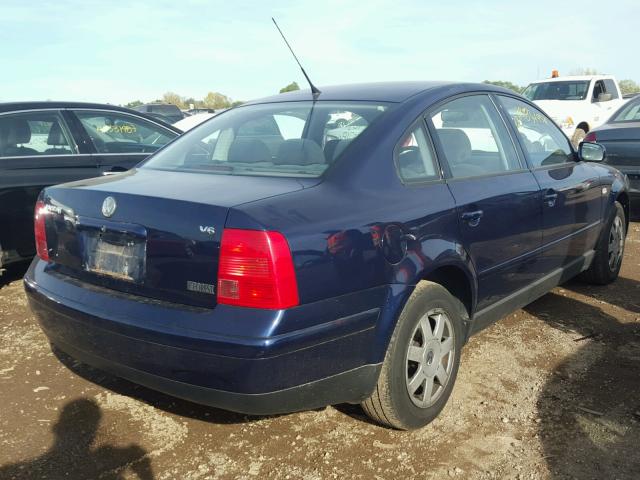 WVWMD23B0YP355896 - 2000 VOLKSWAGEN PASSAT GLS BLUE photo 4