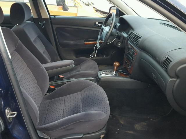 WVWMD23B0YP355896 - 2000 VOLKSWAGEN PASSAT GLS BLUE photo 5