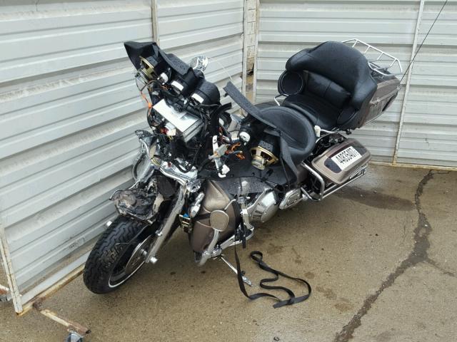 1HD1FCW104Y616176 - 2004 HARLEY-DAVIDSON FLHTCUI TWO TONE photo 2