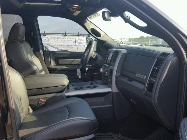 1C6RR7YT2JS122313 - 2018 RAM 1500 REBEL შავი ფოტო 5