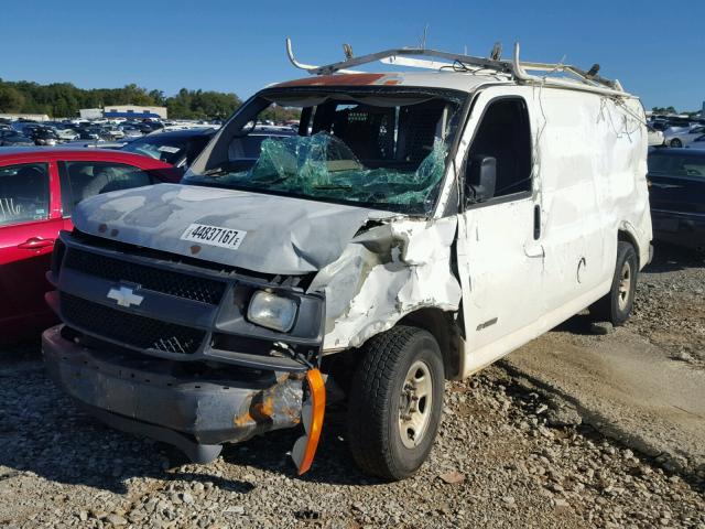 1GCGG25U151215809 - 2005 CHEVROLET EXPRESS G2 WHITE photo 2