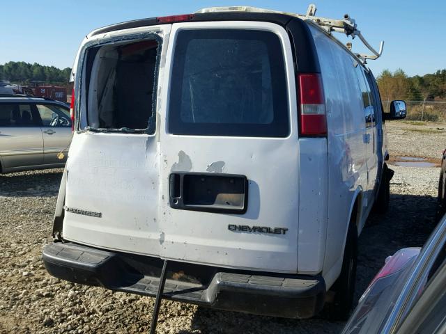 1GCGG25U151215809 - 2005 CHEVROLET EXPRESS G2 WHITE photo 4