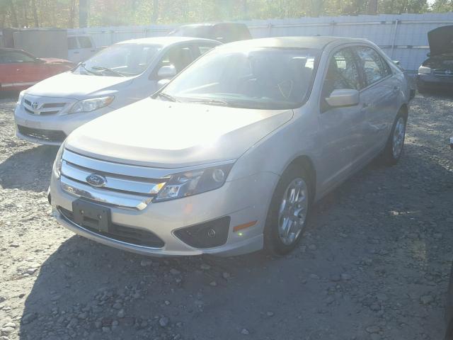 3FAHP0HG7AR223689 - 2010 FORD FUSION SE TAN photo 2