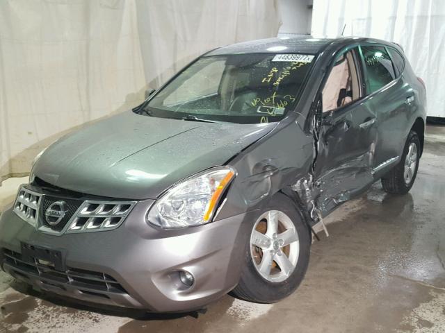 JN8AS5MV2DW150832 - 2013 NISSAN ROGUE S GRAY photo 2