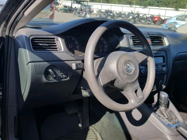 3VW2K7AJ9DM300638 - 2013 VOLKSWAGEN JETTA BASE Սև լուսանկար 9