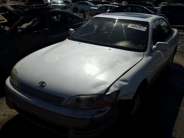 JT8VK13T6N0083824 - 1992 LEXUS ES 300 WHITE photo 2