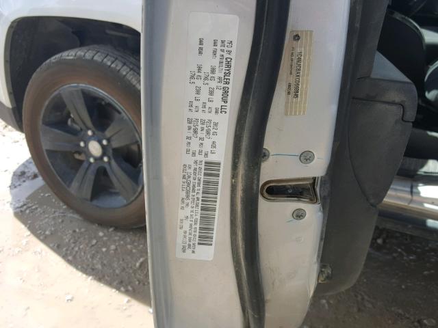 1C4NJCBAXCD660845 - 2012 JEEP COMPASS SP 银色 照片 10