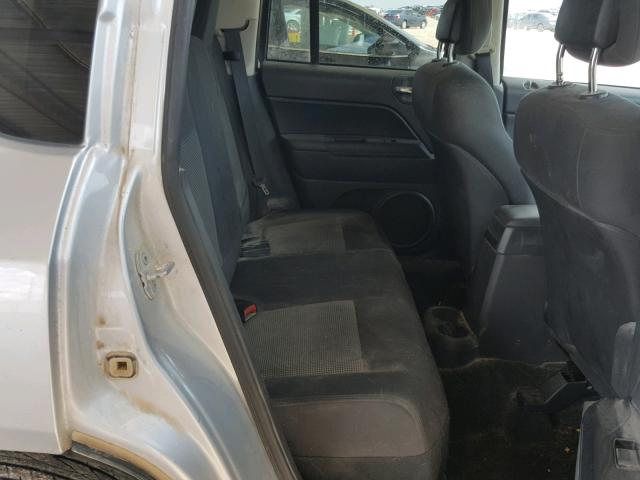 1C4NJCBAXCD660845 - 2012 JEEP COMPASS SP 银色 照片 6