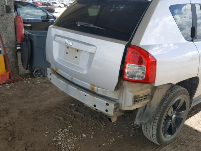1C4NJCBAXCD660845 - 2012 JEEP COMPASS SP 银色 照片 9
