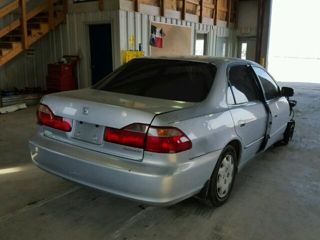 1HGCG5540WA115896 - 1998 HONDA ACCORD LX SILVER photo 4