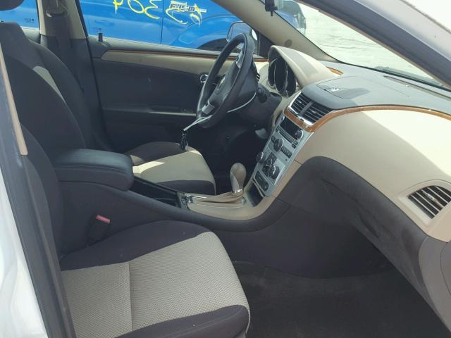 1G1ZC5E03A4121418 - 2010 CHEVROLET MALIBU 1LT თეთრი ფოტო 5