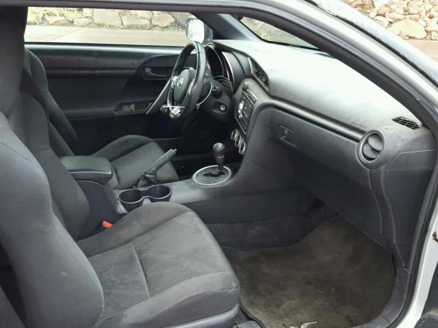 JTKJF5C75B3001471 - 2011 TOYOTA SCION TC 银色 照片 5