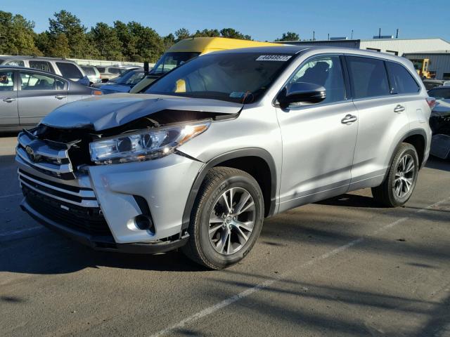 5TDZARFH9HS025106 - 2017 TOYOTA HIGHLANDER GRAY photo 2