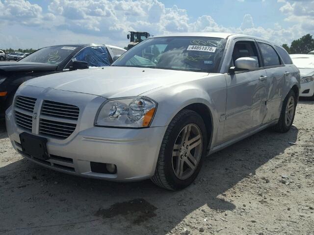 2D4GV58245H164859 - 2005 DODGE MAGNUM R/T SILVER photo 2