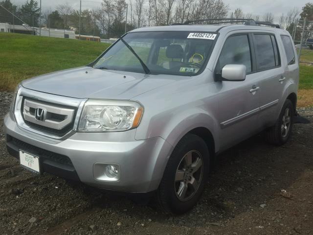 5FNYF4H55BB062166 - 2011 HONDA PILOT EXL SILVER photo 2