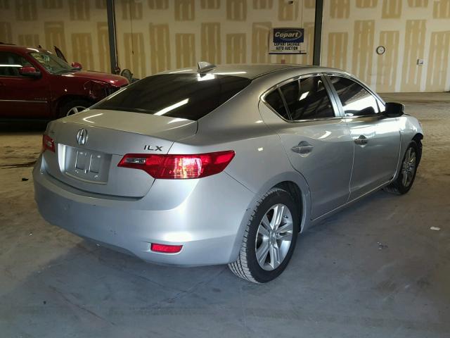 19VDE1F36DE008247 - 2013 ACURA ILX 20 SILVER photo 4