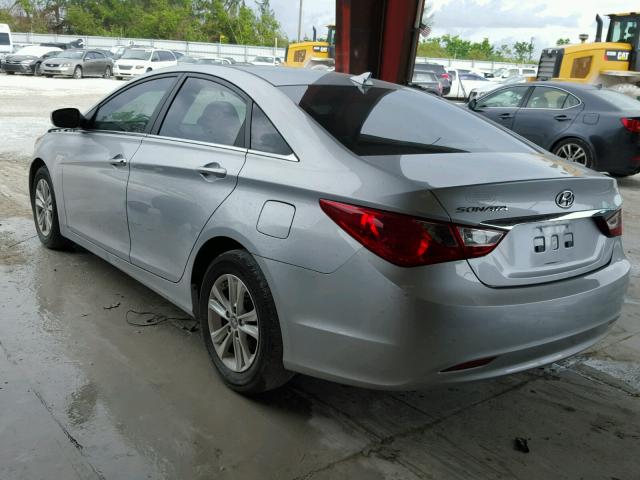 5NPEB4AC9DH682322 - 2013 HYUNDAI SONATA GLS SILVER photo 3